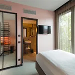 Ξενοδοχείο Emilu Design 4*