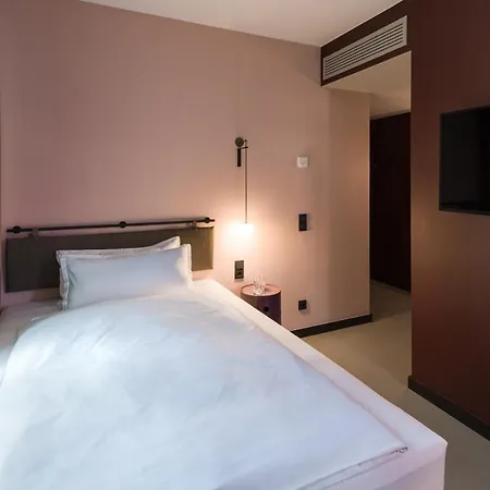 Emilu Design Hotell 4*