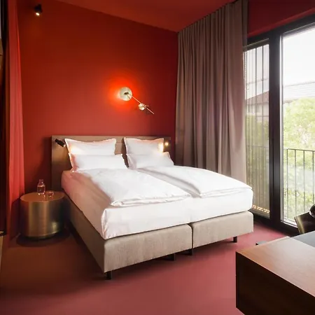 Emilu Design Hotel 4*