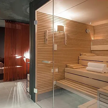 Emilu Design Szálloda 4*