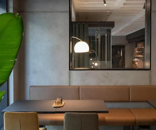 Emilu Design Hotel 4*