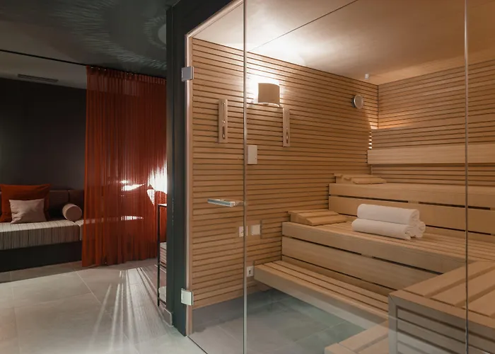 Hotel Emilu Design 4*