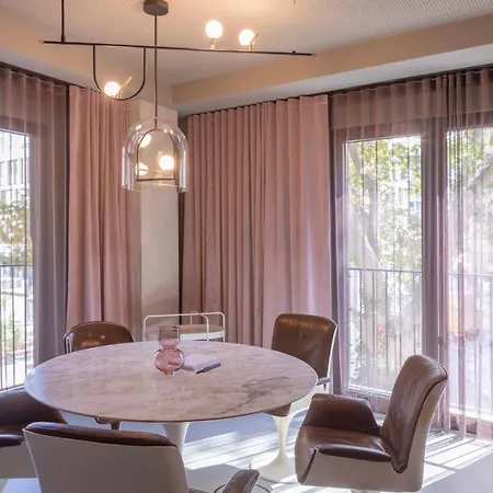 Emilu Design Hotel 4*