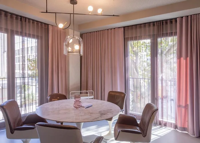 Emilu Design מלון 4*