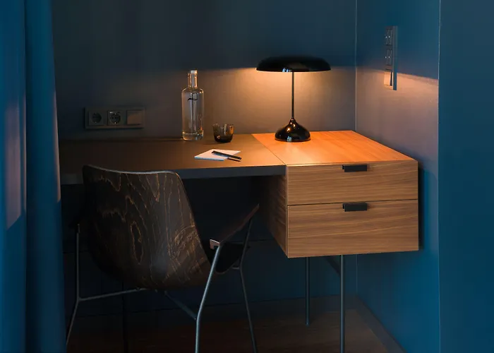 מלון Emilu Design 4*